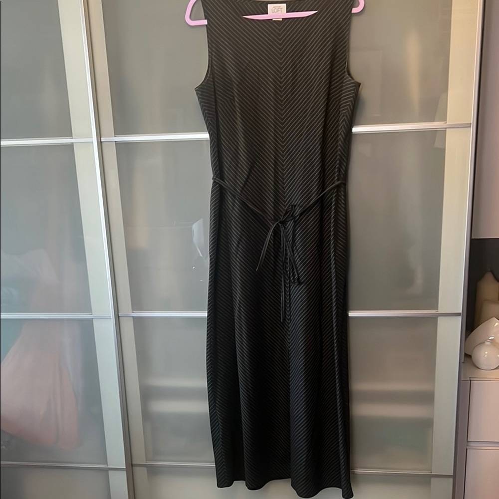 Elegant Black Sleeveless Dress